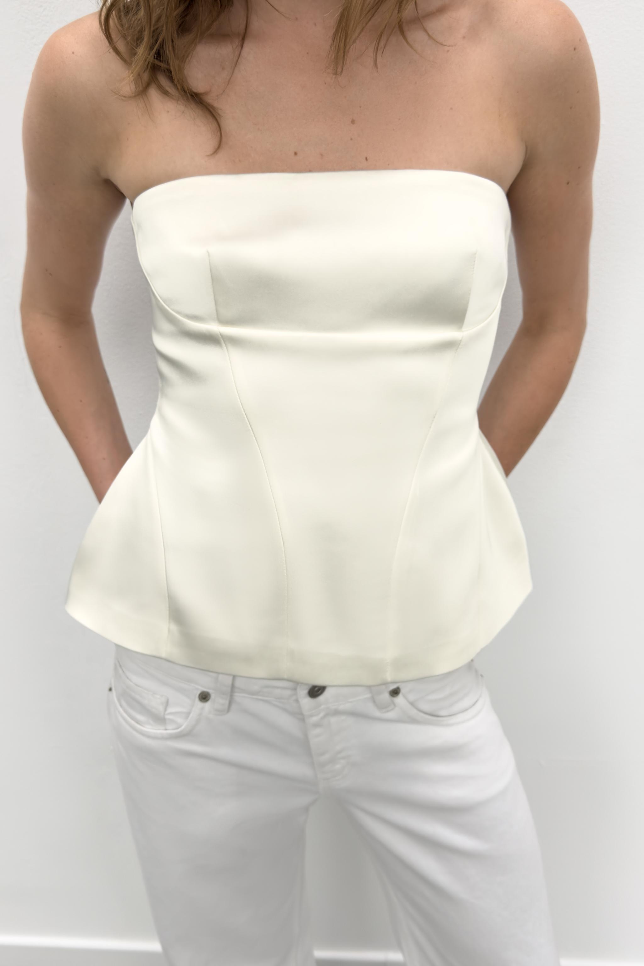 STRAPLESS PEPLUM TOP